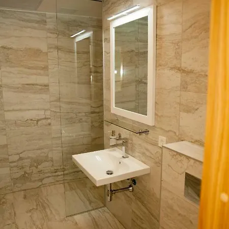 Apartment Riverside 3 *
