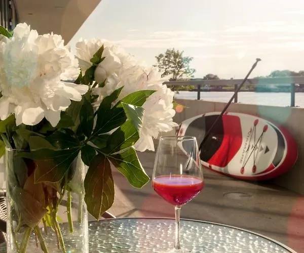 Apartment Riverside 3